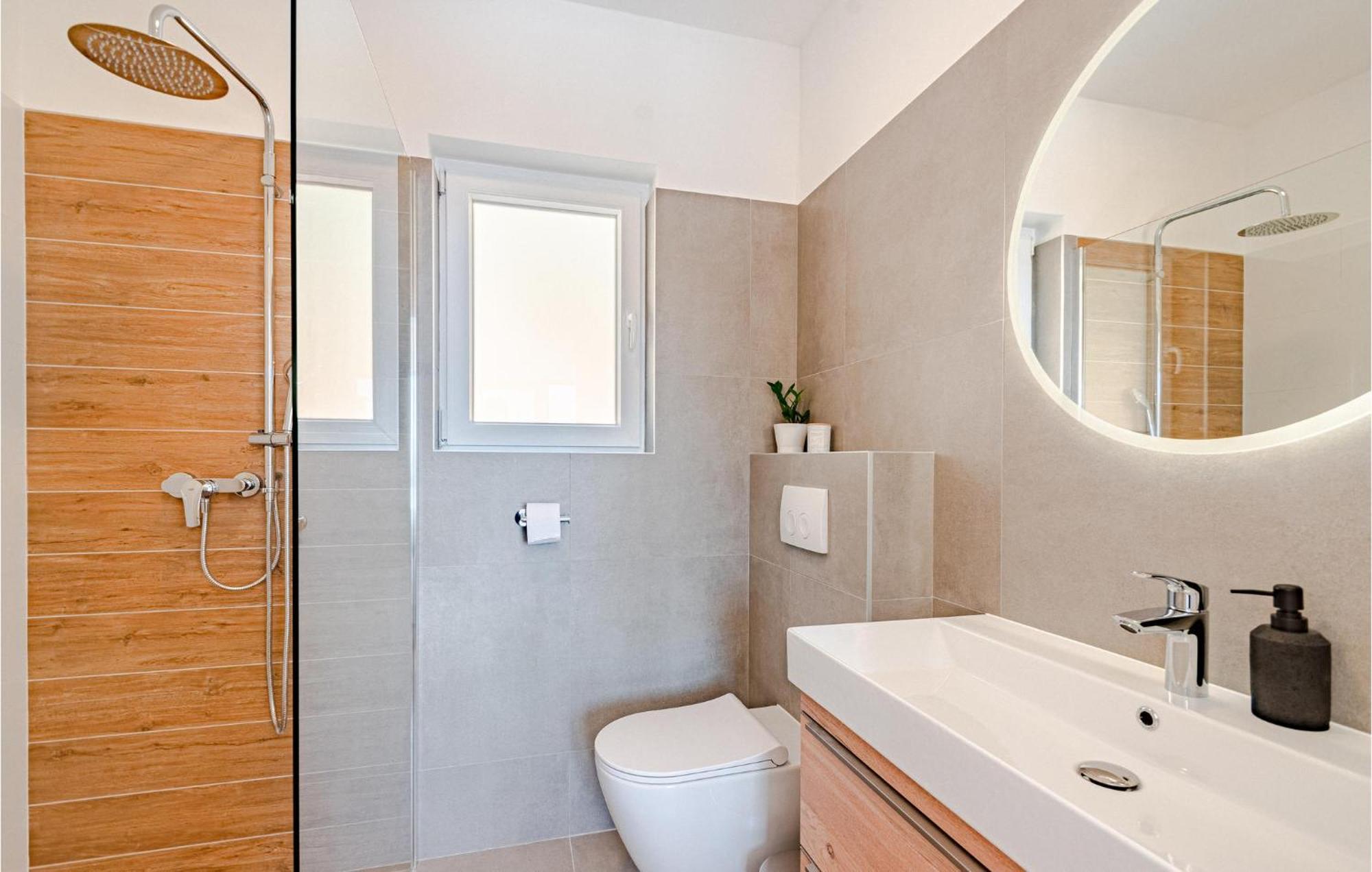 3 Bedroom Amazing Home In Blato Blato  Exterior photo
