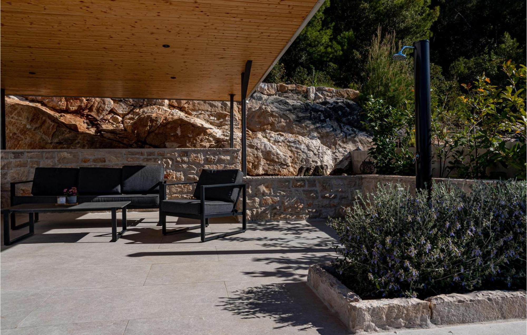 3 Bedroom Amazing Home In Blato Blato  Exterior photo