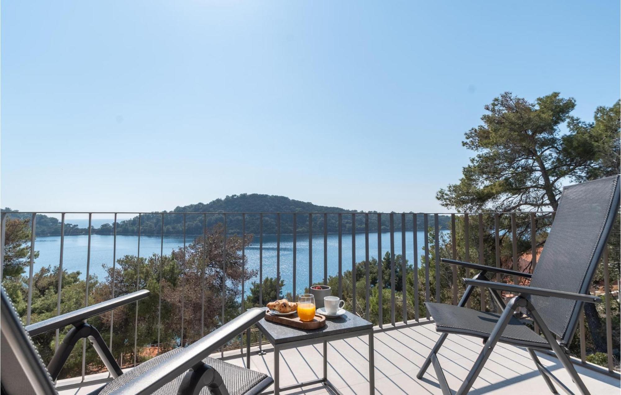 3 Bedroom Amazing Home In Blato Blato  Exterior photo
